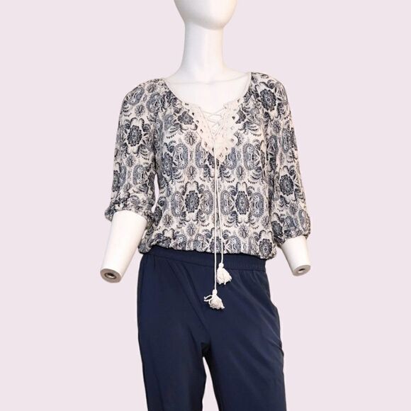 Max Studio Floral Lace Up Peasant Top - Picture 2 of 4